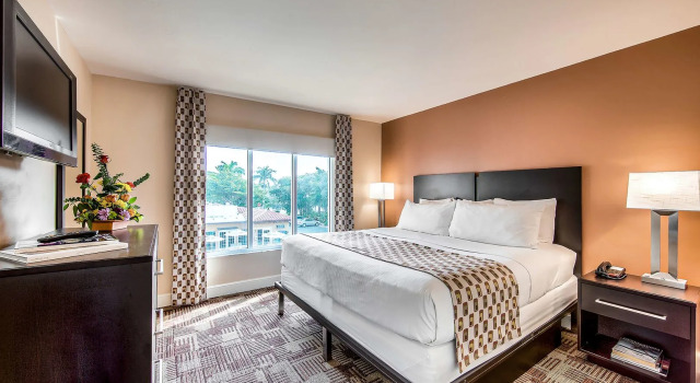 Inn of Naples, Tapestry Collection by Hilton, Забронировать Отель Нейплс Southwest Florida, рядом с Otter Creek Golf Course