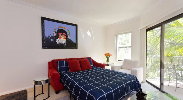 Top Downtown Location, Fast WIFI, & Free Parking! (P-1), Забронировать Апарт-отель Апарт-отели Лос-Анджелеса, рядом с Развлекательный центр L.A. Live, Апарт-отель