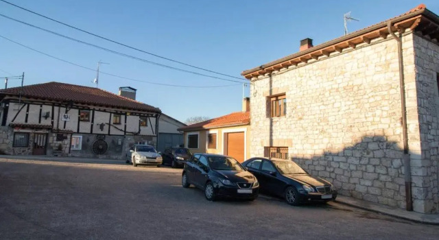 Коттедж с 5 комнатами Casa rural Los Bodones