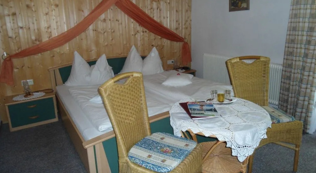 Gasthof - Hotel Klammstein, Rezerwuj Hotel Hotele w Salzburg z parkingiem, Parking