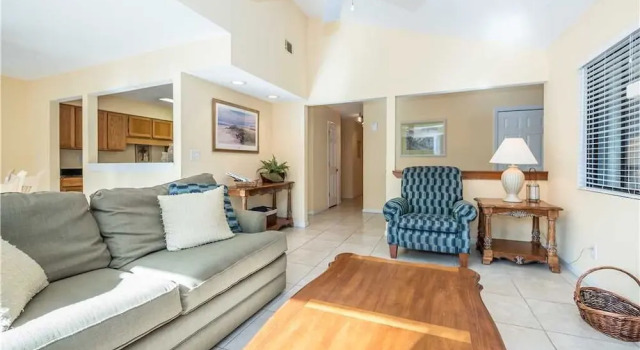 Beachwalk 186, 1 Bedroom, Sleeps 4, Pool, Near Beach