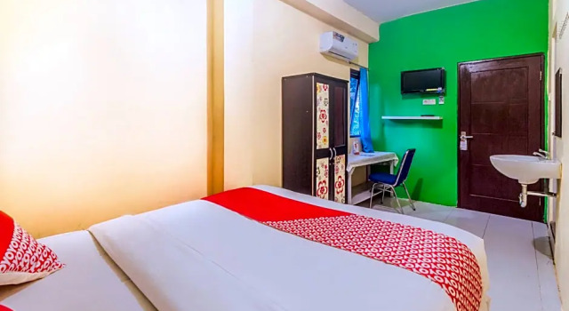 Номер Standard OYO 2165 Alyah Guest House Syariah