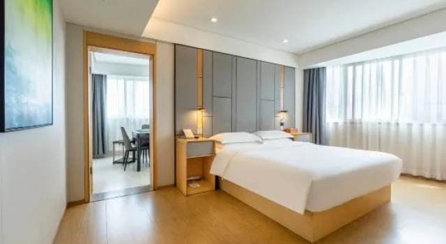 Люкс Yilu·SiJi Hotel （Pengtai Department Store,Jinhui Middle Road Yichun Gao'an City ）