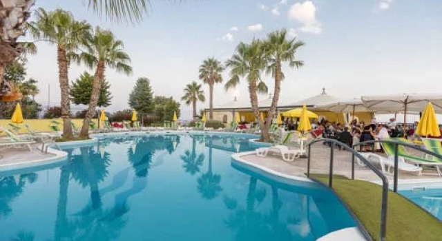 Hotel Ermocolle, Book Hotel Hoteller i Monti della Laga med pool, Swimmingpool