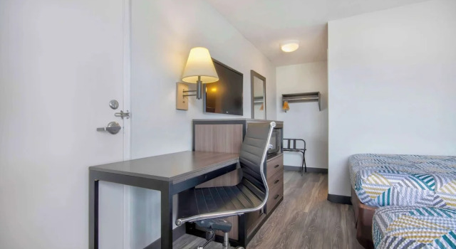 Четырёхместный номер Deluxe Motel 6 Jonesboro