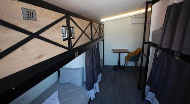 Кровать в общем номере (женский номер) musk hostel