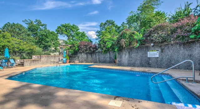 Апартаменты Ozarks Vacation Rental Condo w/ Lake View!