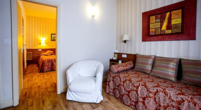 Семейный номер Standard Logis Hôtel Restaurant La Tête Des Faux
