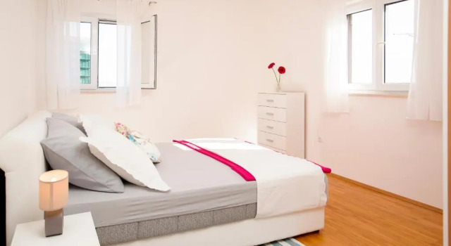 Marasovica Apartments, Prenota Appartamento Splitska 