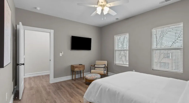 Uptown Elegant Escape | JZ Vacation Rentals, Забронировать Дом для отпуска Сент-Луис Миссури, рядом с Университет Сент-Луиса