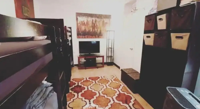 Quirky Cozy Loft Soho Little Italy - Sleeps 4, Забронировать Отель Отели Нью-Йорка с парковкой, рядом с Fillmore East, Парковка