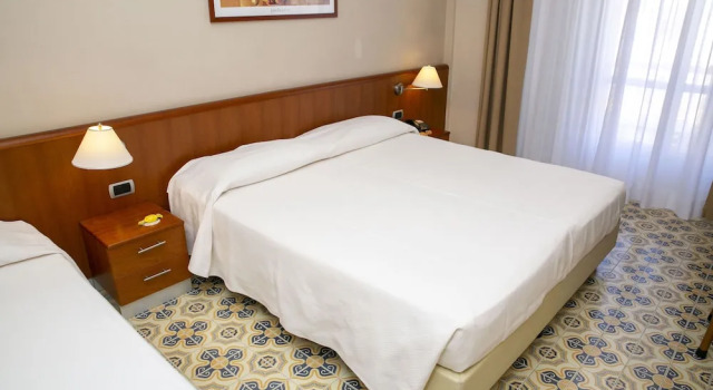 Двухместный номер Standard с балконом и с частичным видом на море Hotel Pietra di Luna