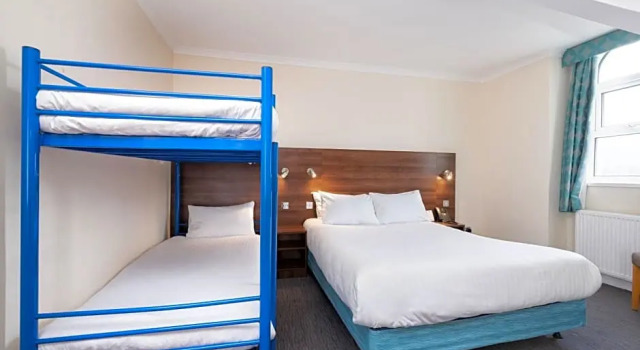 Семейный номер Standard Best Western Carlton Hotel