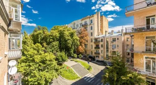 WeinKiev on Independence sqr, Забронировать Апартаменты/квартира Киев Киевская область, рядом с Андреевский спуск