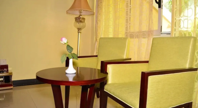 Lewi Hotel Piazza, Book Hotel Hoteller i Awassa med parkering, Parkering