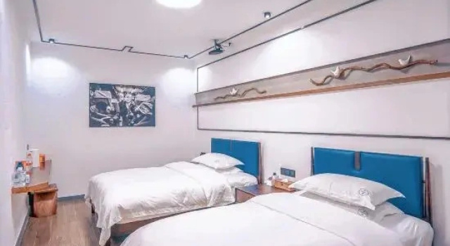 Suite Guan Ying Yard