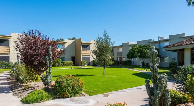 Luxe 2BR Townhouse 4 Heated Pools Walk 2 Old Town