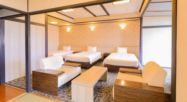 Трёхместный номер Superior с видом на город Ooedo Onsen Monogatari Premium Atami