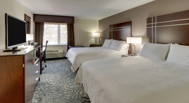 Четырёхместный номер Standard Holiday Inn Express Aberdeen-Chesapeake House by IHG