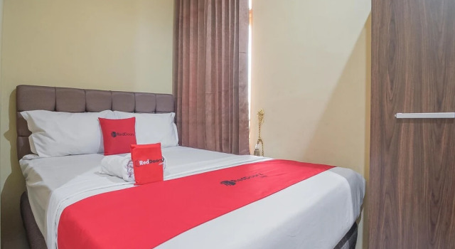 Diah Guesthouse by RedDoorz, Buchen Sie Hotel Banjarbaru 