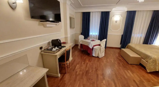 Полулюкс Hotel Villa Medici