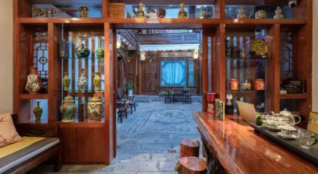 Lijiang Huanxiao Tuyuan LOL Inn, Забронировать Отель Лицзян Юньнань, рядом с Улица Сквер-стрит Древнего города Даянь