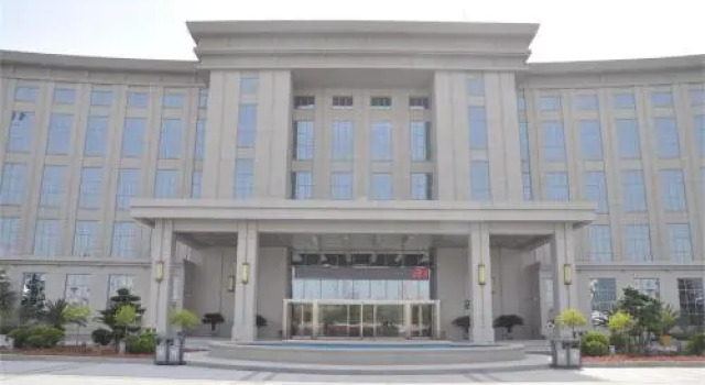 Geneva Grand Hotel, Rezerwuj Hotel Hotele w Tianjin Province z parkingiem, Parking