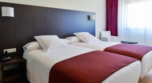 Трёхместный номер Standard Hotel Santiago Apóstol