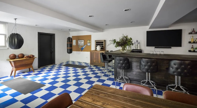 The Neighborhood Hotel - Grand Beach, Rezerwuj Hotel Michiana Indiana