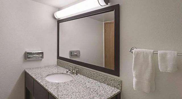 Номер Standard La Quinta by Wyndham Woodburn