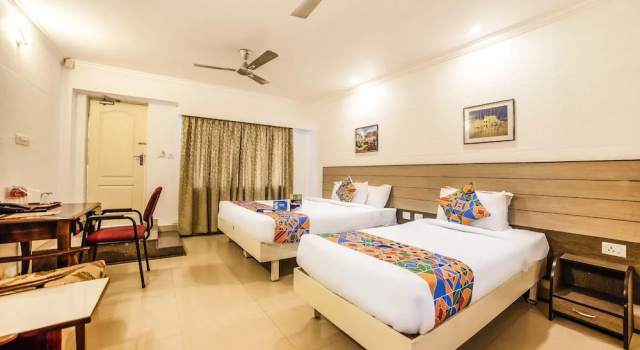 Номер Executive FabHotel Flamingo Anna Nagar