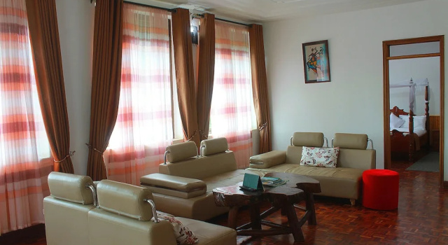 Семейный люкс с 3 комнатами с видом на озеро Bunyonyi Safaris Resort