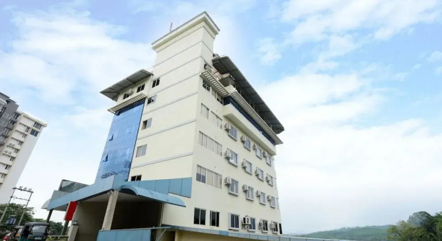 Oyo Flagship 41696 Hotel Tri-Star Regency, Забронировать Отель Отели Коччи 3 звезды, 3*