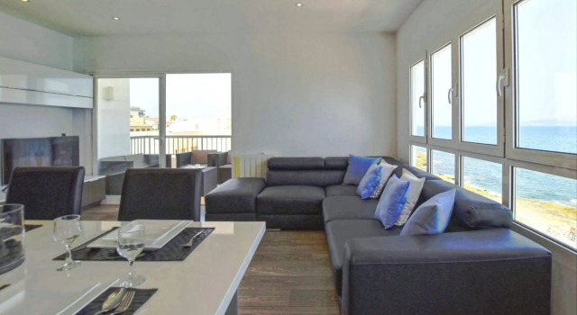 Modern apartment with panoramic sea views in Son Baulo