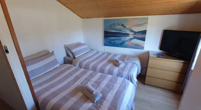 Wildwood Cabin - Sleeps 6, Hot Tub & Parking, Buchen Sie Ferienhaus Hotels in Schottland mit Parkplatz, Parkplätze