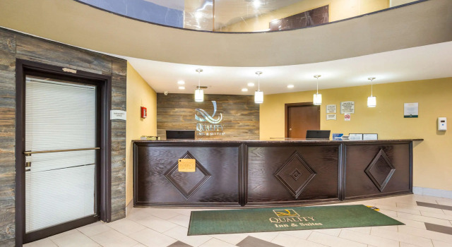 Quality Inn & Suites Florence - Cincinnati South, Забронировать Отель Отели Флоренс с бассейном, Бассейн