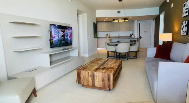 Stunning 2 2 Condo Ocean View to Hyde Beach