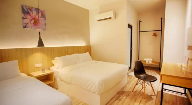 Трёхместный номер Deluxe The Marion Hotel Pelangi Branch