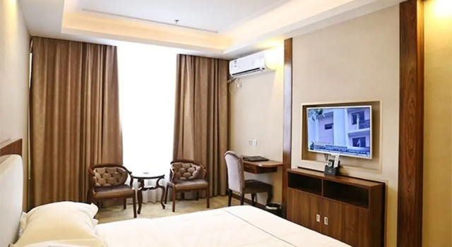 Двухместный номер Business Echarm Hotel Guangzhou Baiyun Station Hebian Metro Station