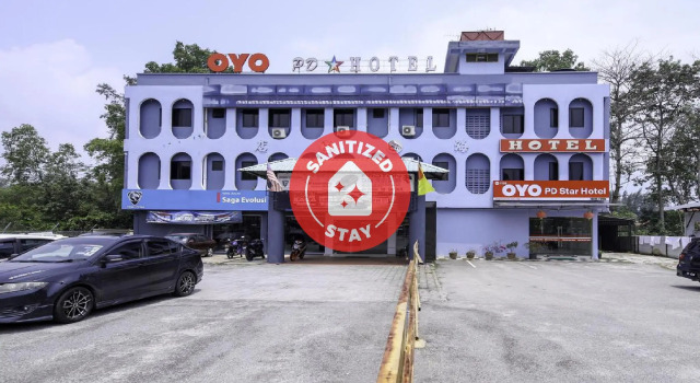 Четырёхместный семейный люкс OYO 1136 PD Star Hotel