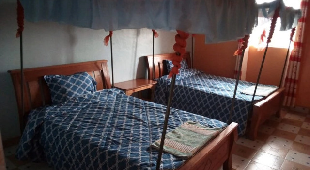 Kings Guest House, Prenota Affittacamere Kenol Central
