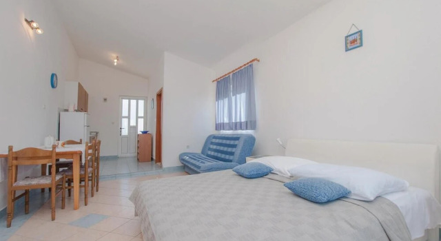 Stunning Apartment in Razanj With Wifi, Rezerwuj Apartament Hotele w Split-Dalmatia County z parkingiem, Parking