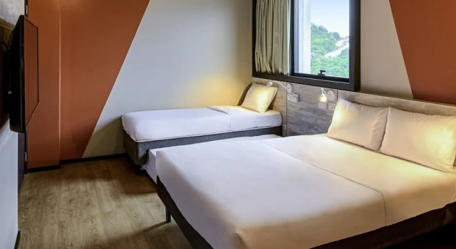Четырёхместный номер Standard Ibis Budget Balneario Camboriu