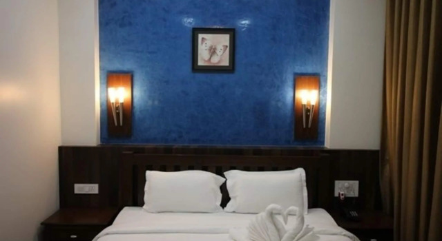 Hotel Majestique pune, Забронировать Отель Отели штата Махараштры 3 звезды, 3*