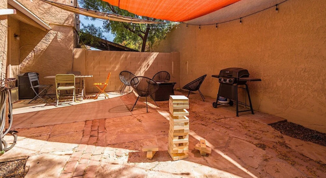 South Scottsdale Townhome, Забронировать Апартаменты/квартира Отели Скотсдейл с парковкой, Парковка