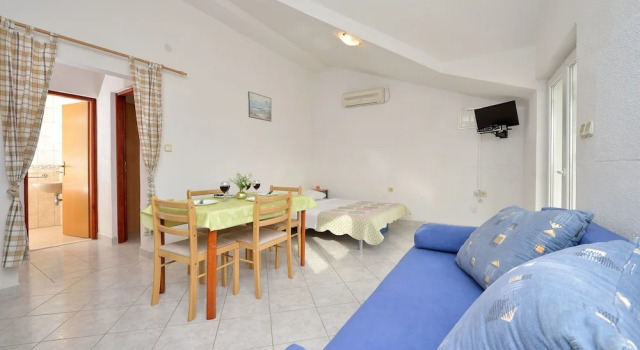 Apartments Antonio, Book Lejlighed Hoteller i Pakostane med pool, Swimmingpool