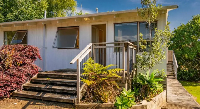Cooks Beach Cutie - Cooks Beach Holiday Home, Забронировать Отель Кукс-Бич Coromandel Peninsula