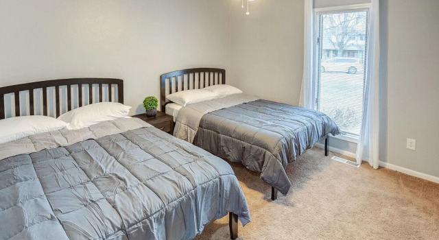 Belleville Beauty - Luxury Stay For Work Or Stay For Play Either Way This Is The Perfect Property For You! 4 Bedroom Residence by RedAwning, Réserver Maison de vacances Belleville Illinois