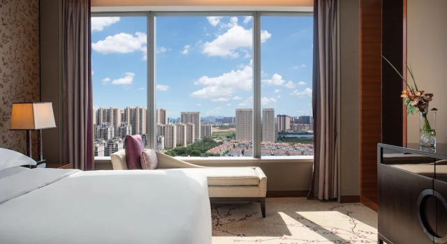 Четырёхместный номер Standard Crowne Plaza Huizhou by IHG