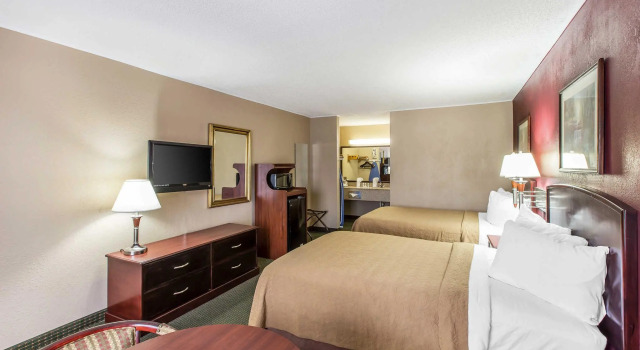 Четырёхместный номер Standard Quality Inn Tifton
